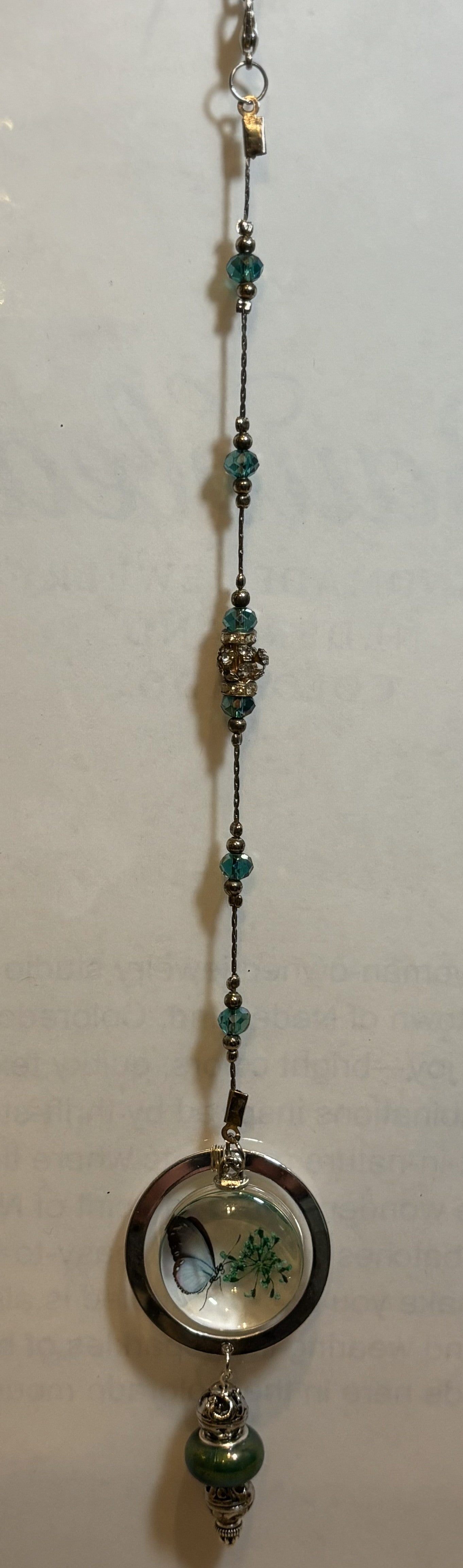 Green Butterfly Single Strand: Growth and Balance